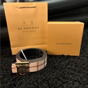 Burberry Men's Beige and Black Reversible Belt